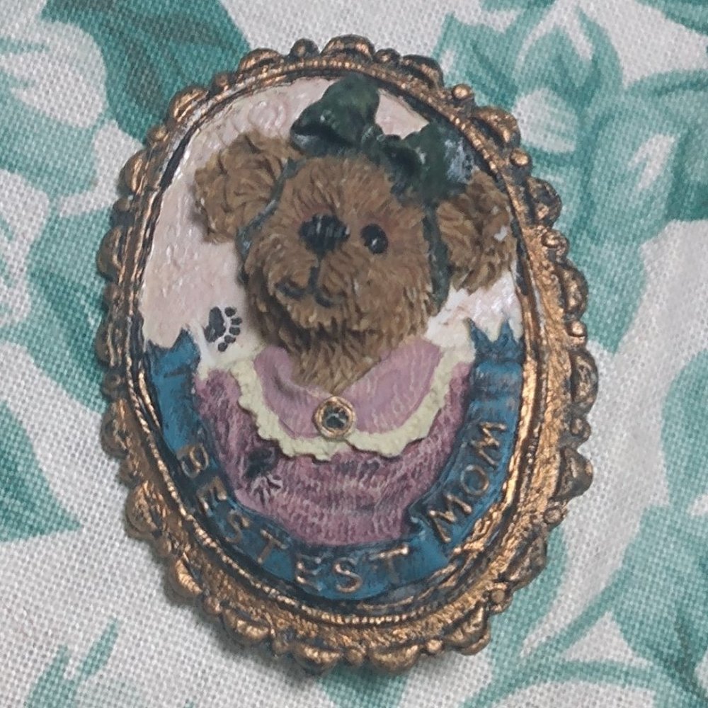 Bestest Mom Pin